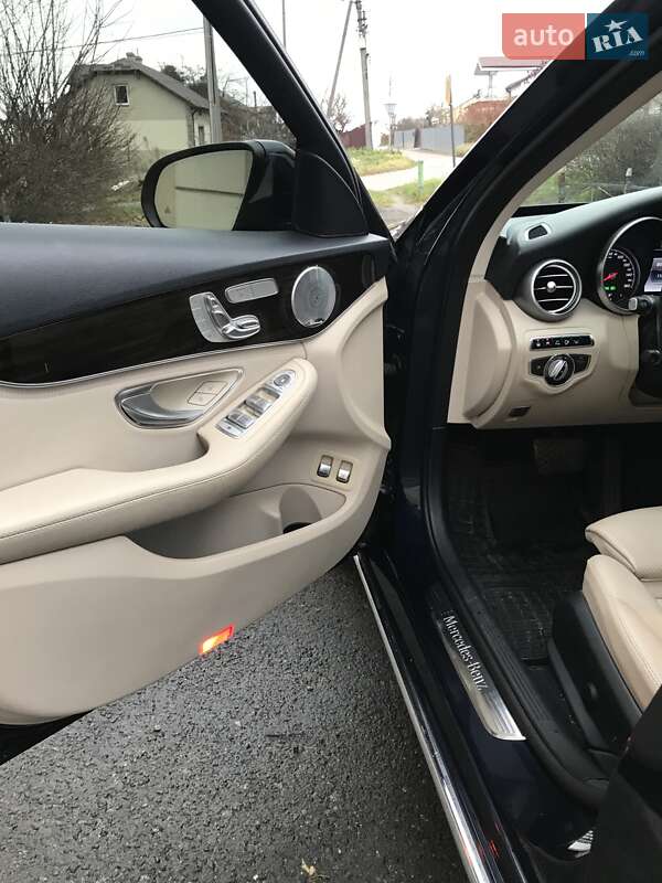 Седан Mercedes-Benz C-Class 2015 в Львове