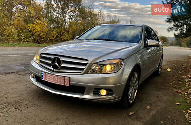 Седан Mercedes-Benz C-Class 2010 в Чернівцях