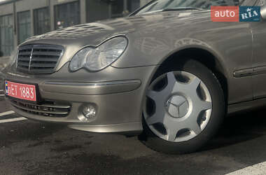 Седан Mercedes-Benz C-Class 2004 в Чернігові