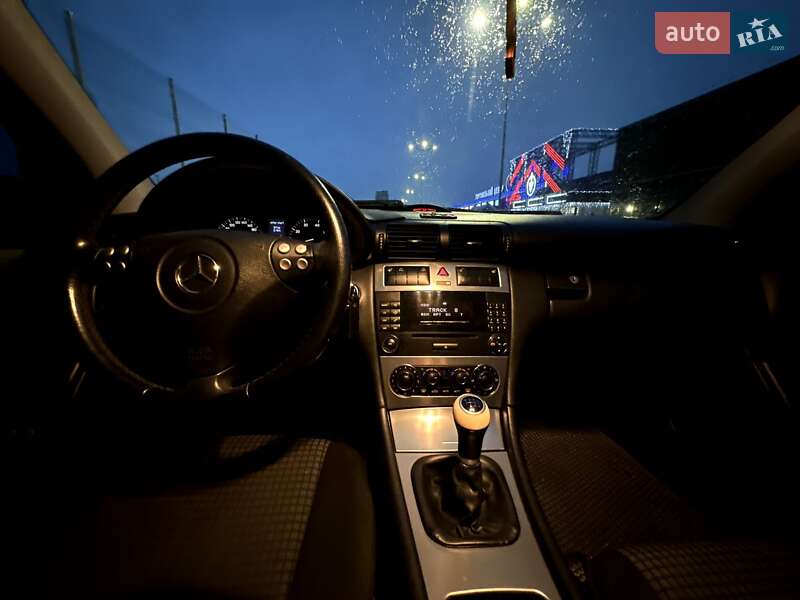 Купе Mercedes-Benz C-Class 2005 в Кривом Озере