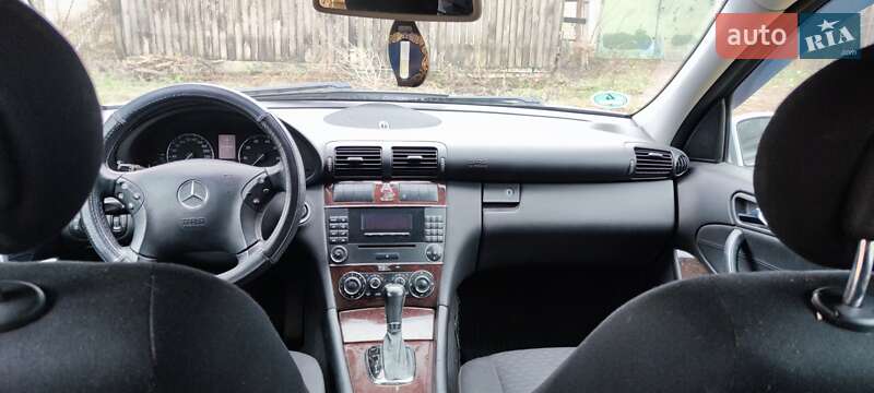 Седан Mercedes-Benz C-Class 2005 в Киеве фото 6 Седан Mercedes-Benz C-Class 2005 в Киеве