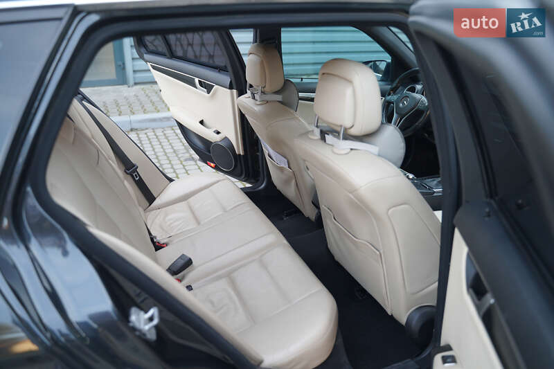 Універсал Mercedes-Benz C-Class 2012 в Івано-Франківську