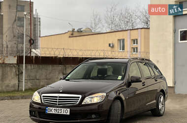 Універсал Mercedes-Benz C-Class 2010 в Рівному