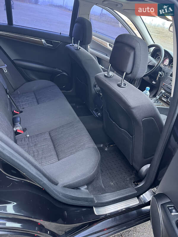Універсал Mercedes-Benz C-Class 2011 в Києві