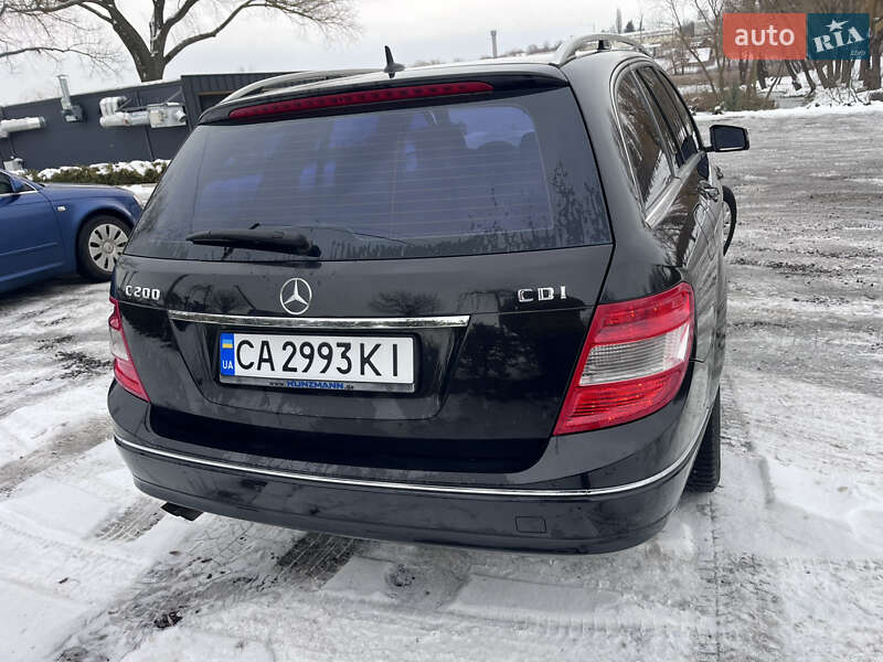 Універсал Mercedes-Benz C-Class 2011 в Києві