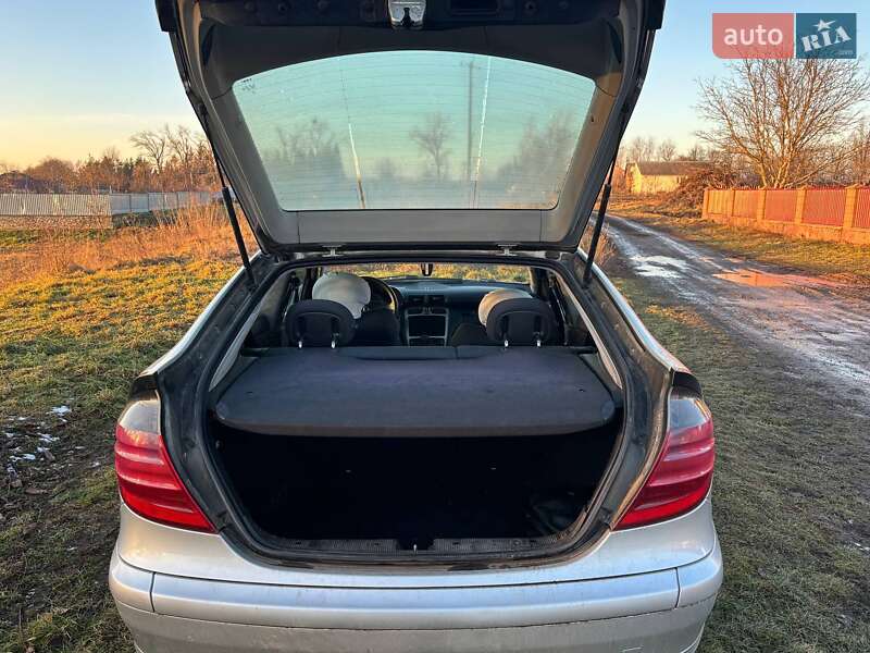 Купе Mercedes-Benz C-Class 2003 в Гусятині