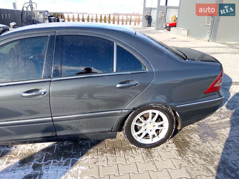 Седан Mercedes-Benz C-Class 2001 в Львове