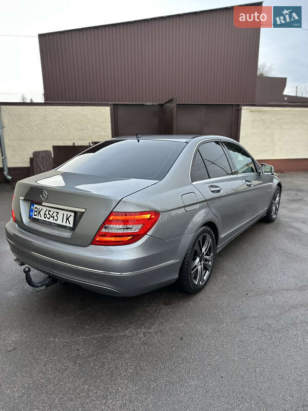 Седан Mercedes-Benz C-Class 2012 в Рівному