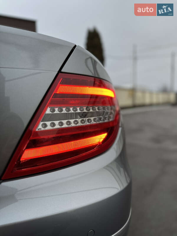 Седан Mercedes-Benz C-Class 2012 в Рівному