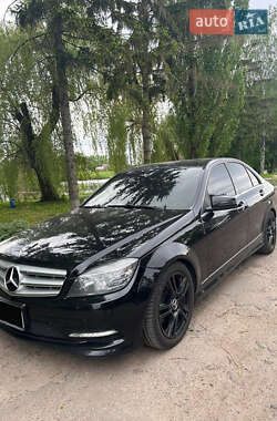 Mercedes-Benz C-Class 2011
