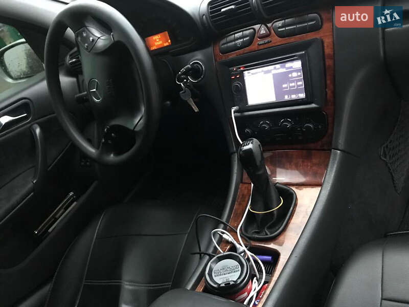 Универсал Mercedes-Benz C-Class 2001 в Мостиске