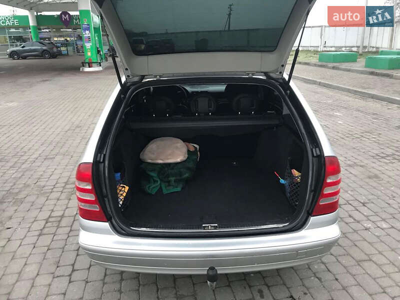 Универсал Mercedes-Benz C-Class 2001 в Мостиске