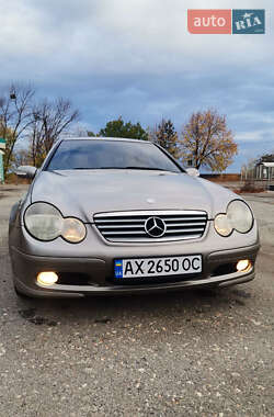 Купе Mercedes-Benz C-Class 2004 в Києві