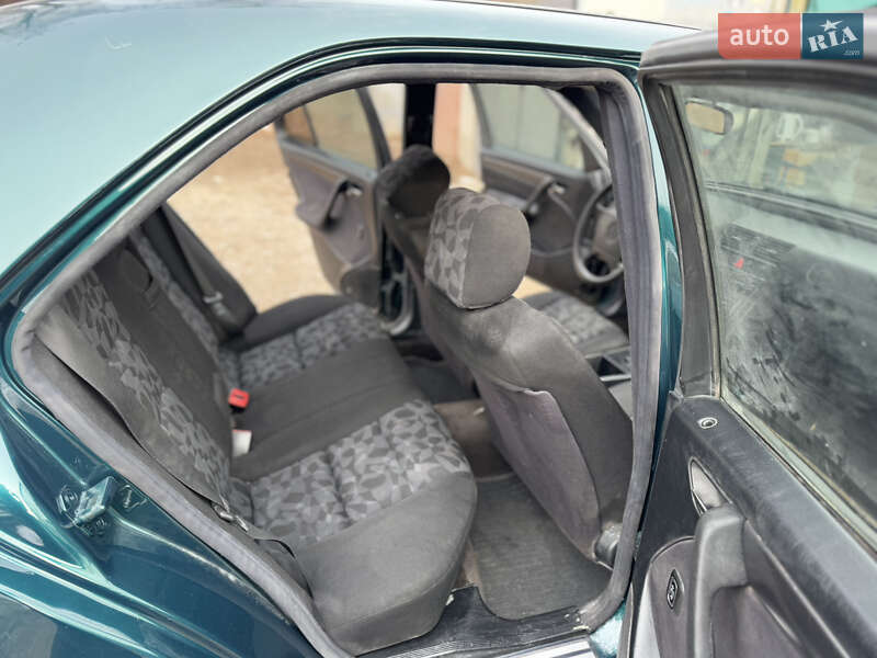 Седан Mercedes-Benz C-Class 1997 в Василькові