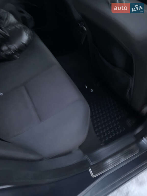 Універсал Mercedes-Benz C-Class 2010 в Івано-Франківську