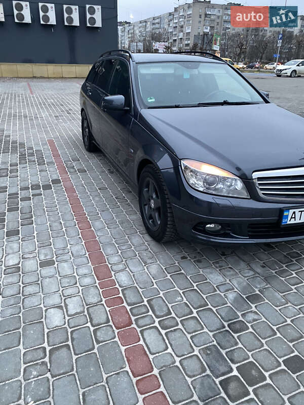Універсал Mercedes-Benz C-Class 2010 в Івано-Франківську