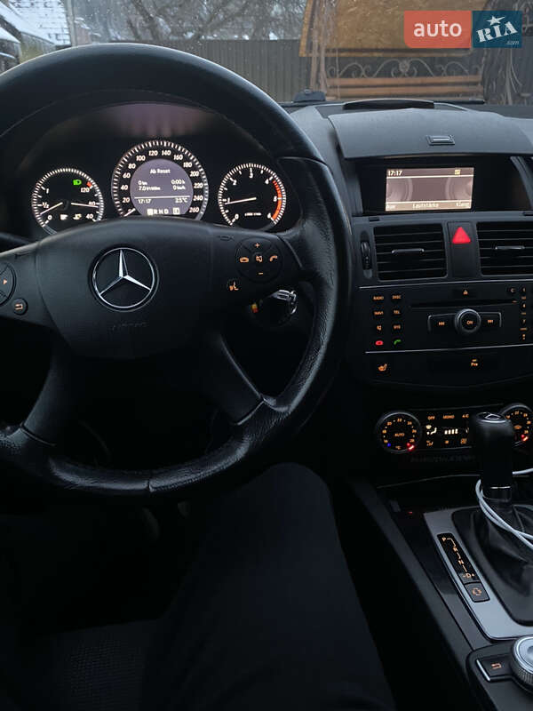 Універсал Mercedes-Benz C-Class 2010 в Івано-Франківську