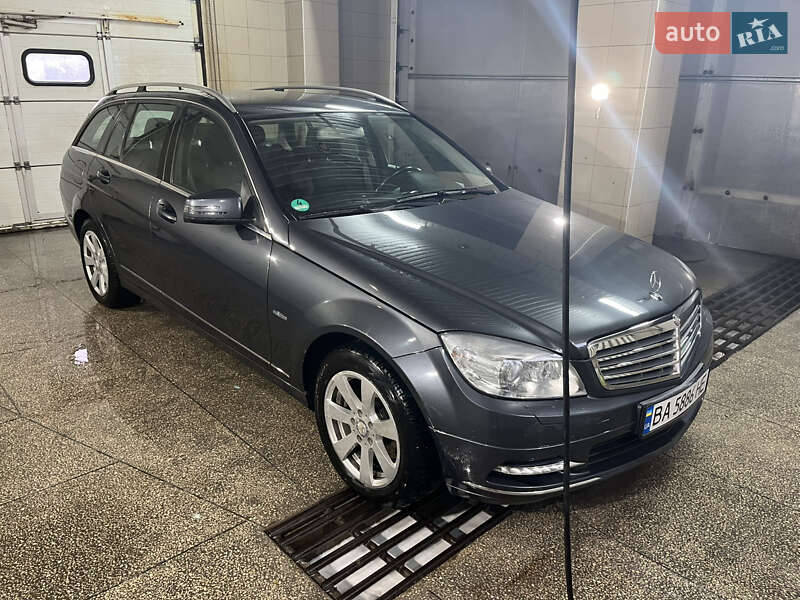 Универсал Mercedes-Benz C-Class 2010 в Гайвороне