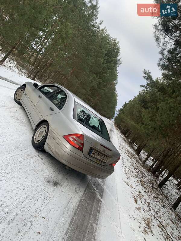 Седан Mercedes-Benz C-Class 2000 в Луцке