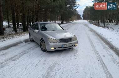Седан Mercedes-Benz C-Class 2000 в 