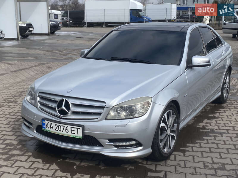 Седан Mercedes-Benz C-Class 2010 в Нововолынске
