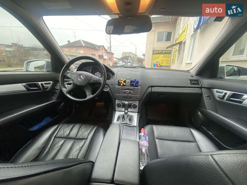 Седан Mercedes-Benz C-Class 2010 в Нововолынске