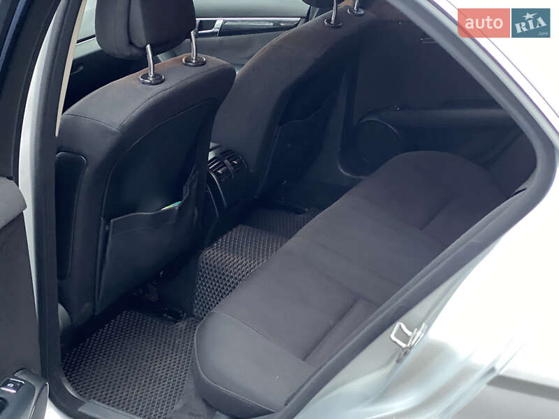 Седан Mercedes-Benz C-Class 2010 в Луцке фото 6 Седан Mercedes-Benz C-Class 2010 в Луцке
