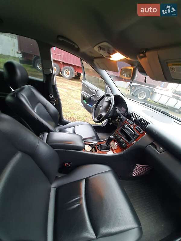 Седан Mercedes-Benz C-Class 2004 в Первомайську