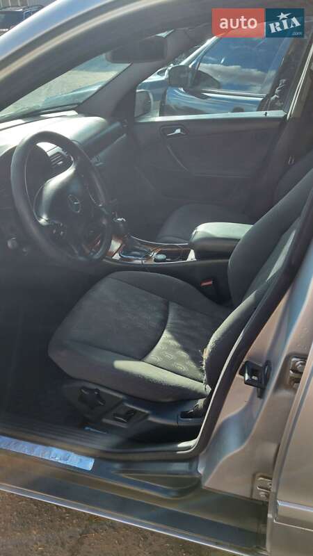 Универсал Mercedes-Benz C-Class 2002 в Лохвице