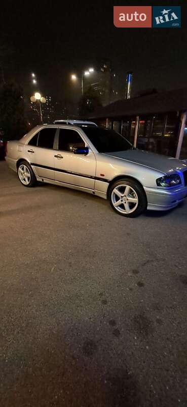 Седан Mercedes-Benz C-Class 1998 в Киеве