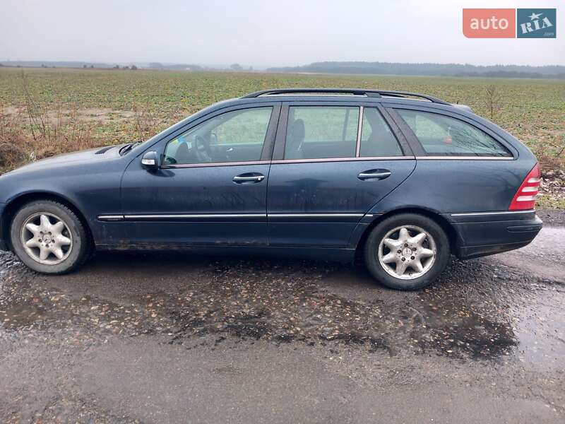 Універсал Mercedes-Benz C-Class 2002 в Дерно