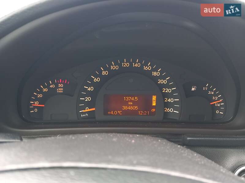 Універсал Mercedes-Benz C-Class 2002 в Дерно