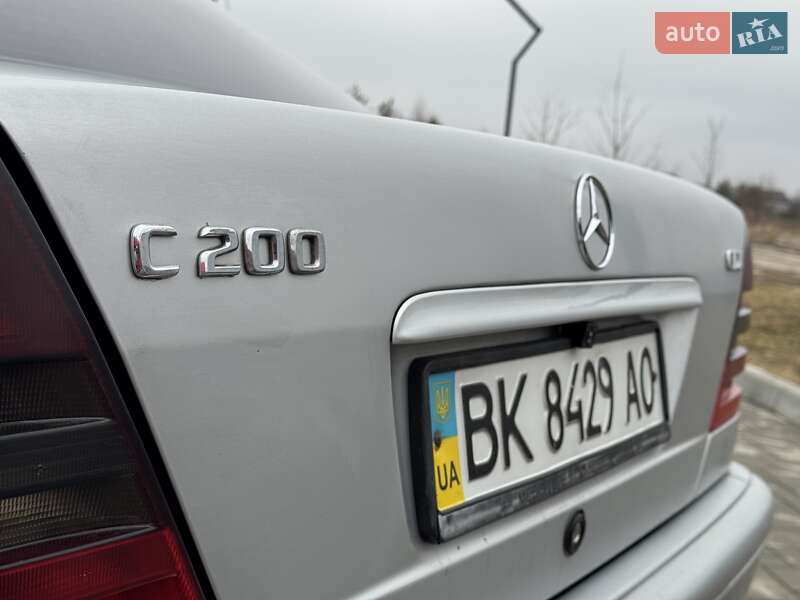 Седан Mercedes-Benz C-Class 2000 в Ровно