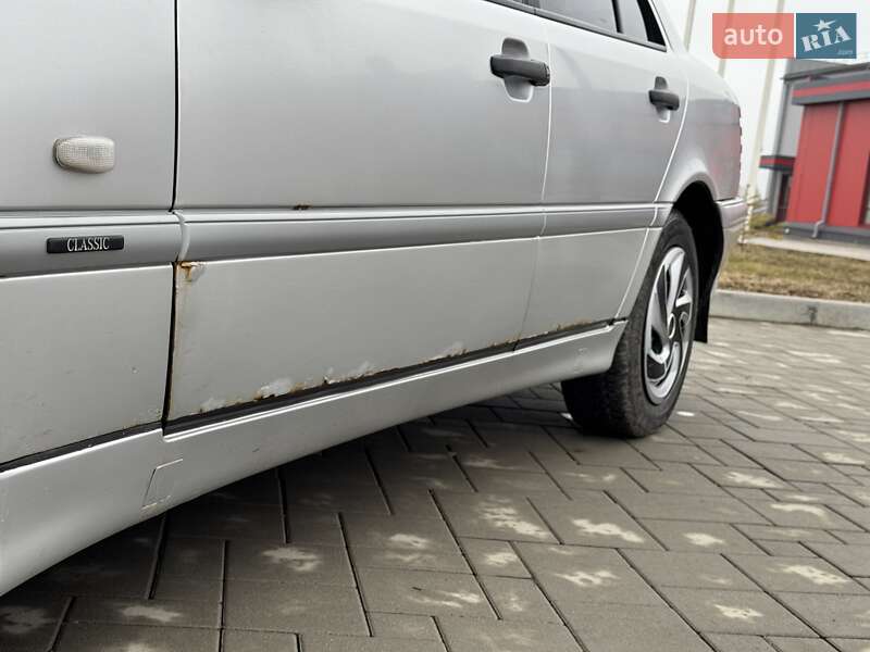 Седан Mercedes-Benz C-Class 2000 в Ровно