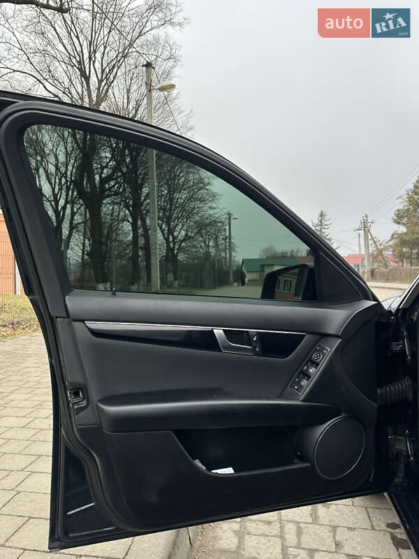 Универсал Mercedes-Benz C-Class 2011 в Городке