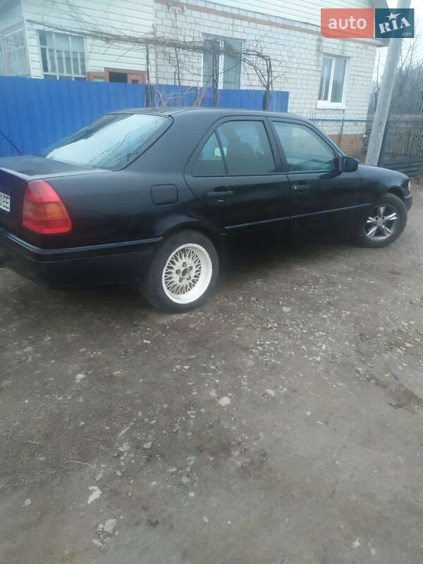 Седан Mercedes-Benz C-Class 1993 в Городне