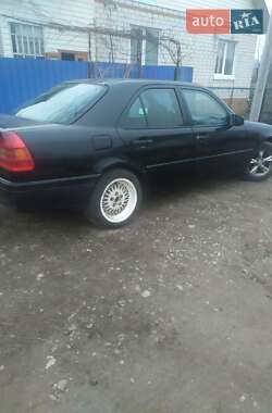 Седан Mercedes-Benz C-Class 1993 в 