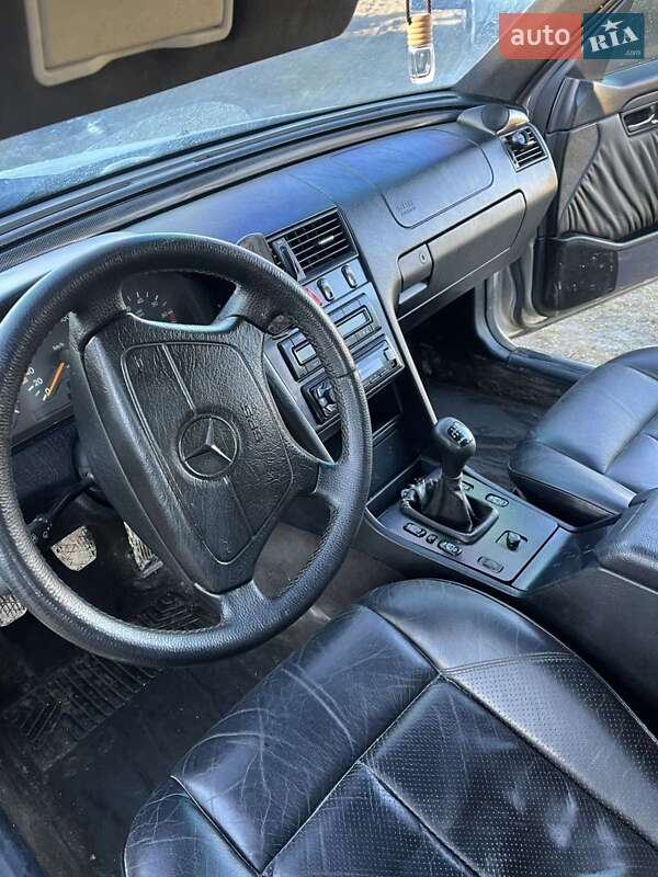 Седан Mercedes-Benz C-Class 1997 в Ивано-Франковске