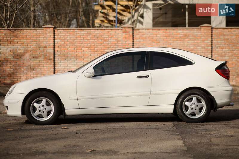 Купе Mercedes-Benz C-Class 2004 в Мукачевому