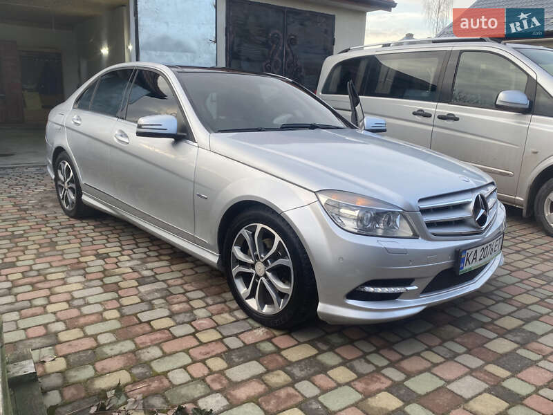 Седан Mercedes-Benz C-Class 2010 в Нововолынске