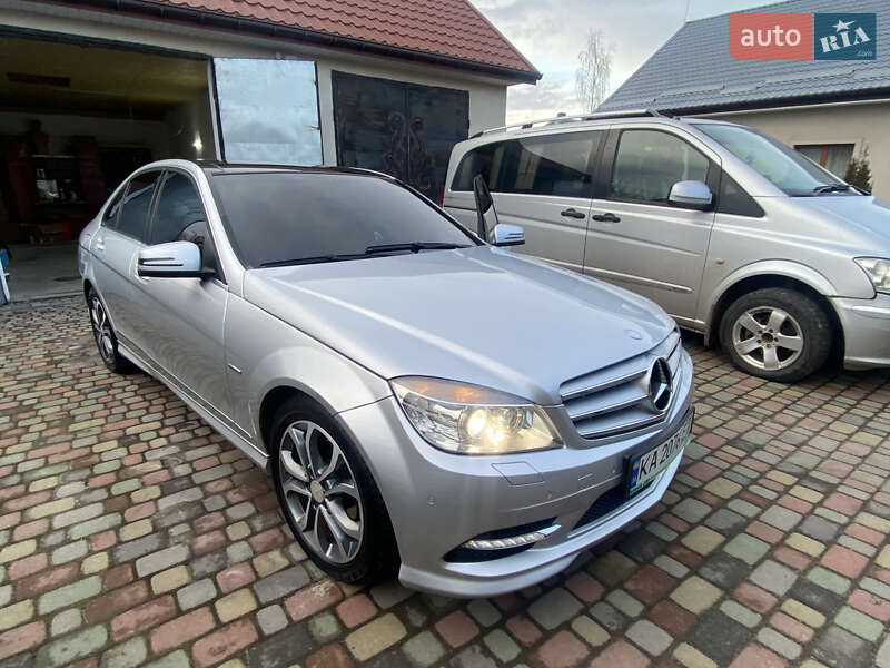 Седан Mercedes-Benz C-Class 2010 в Нововолынске