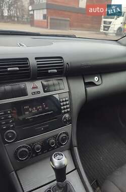 Седан Mercedes-Benz C-Class 2003 в 