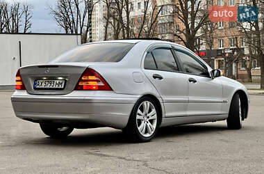 Седан Mercedes-Benz C-Class 2002 в Черкасах