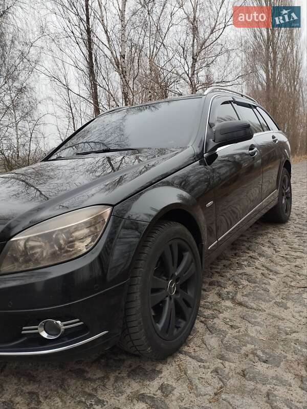 Універсал Mercedes-Benz C-Class 2008 в Житомирі