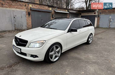 Універсал Mercedes-Benz C-Class 2010 в Житомирі