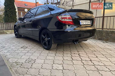 Купе Mercedes-Benz C-Class 2004 в 