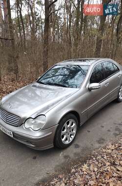 Седан Mercedes-Benz C-Class 2003 в Червонограді