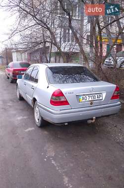 Седан Mercedes-Benz C-Class 1994 в Волочиську