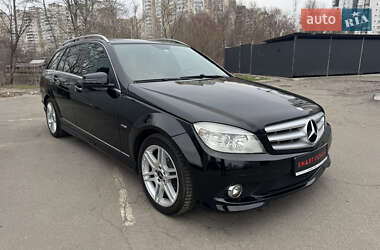 Універсал Mercedes-Benz C-Class 2010 в Києві