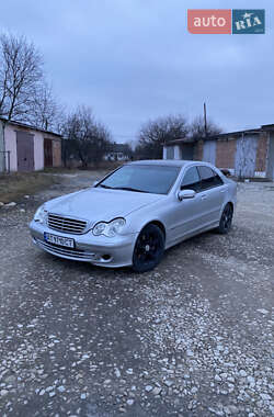 Седан Mercedes-Benz C-Class 2003 в Івано-Франківську